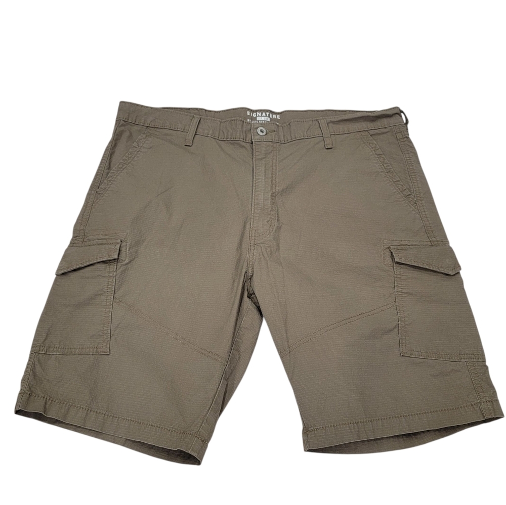 Signature by Levi Strauss Cargo Shorts Khaki Brown Neutral Pockets Men’s Size 40